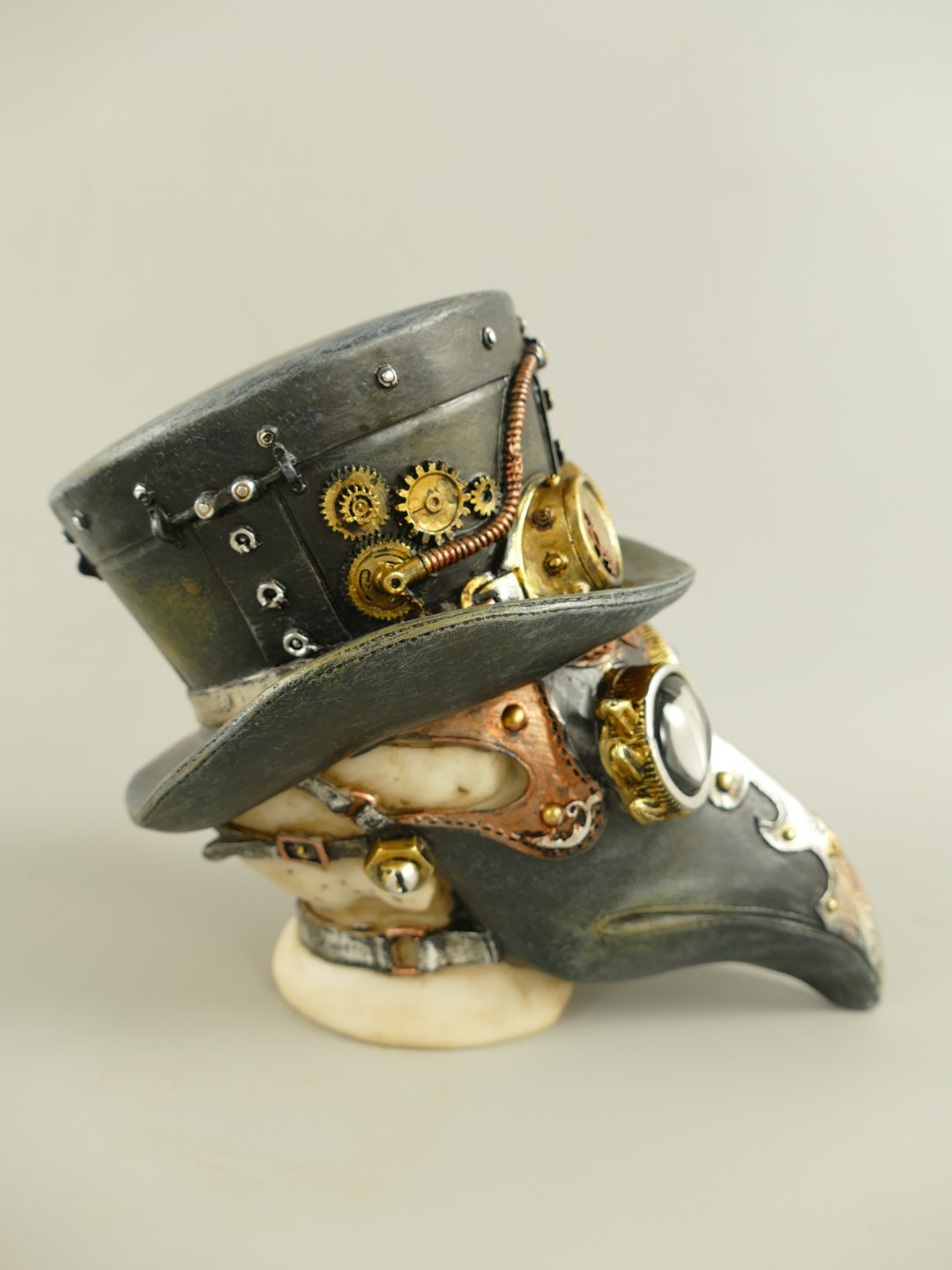 Figur Polystein Steampunk Pest Artz farbig H.17cm