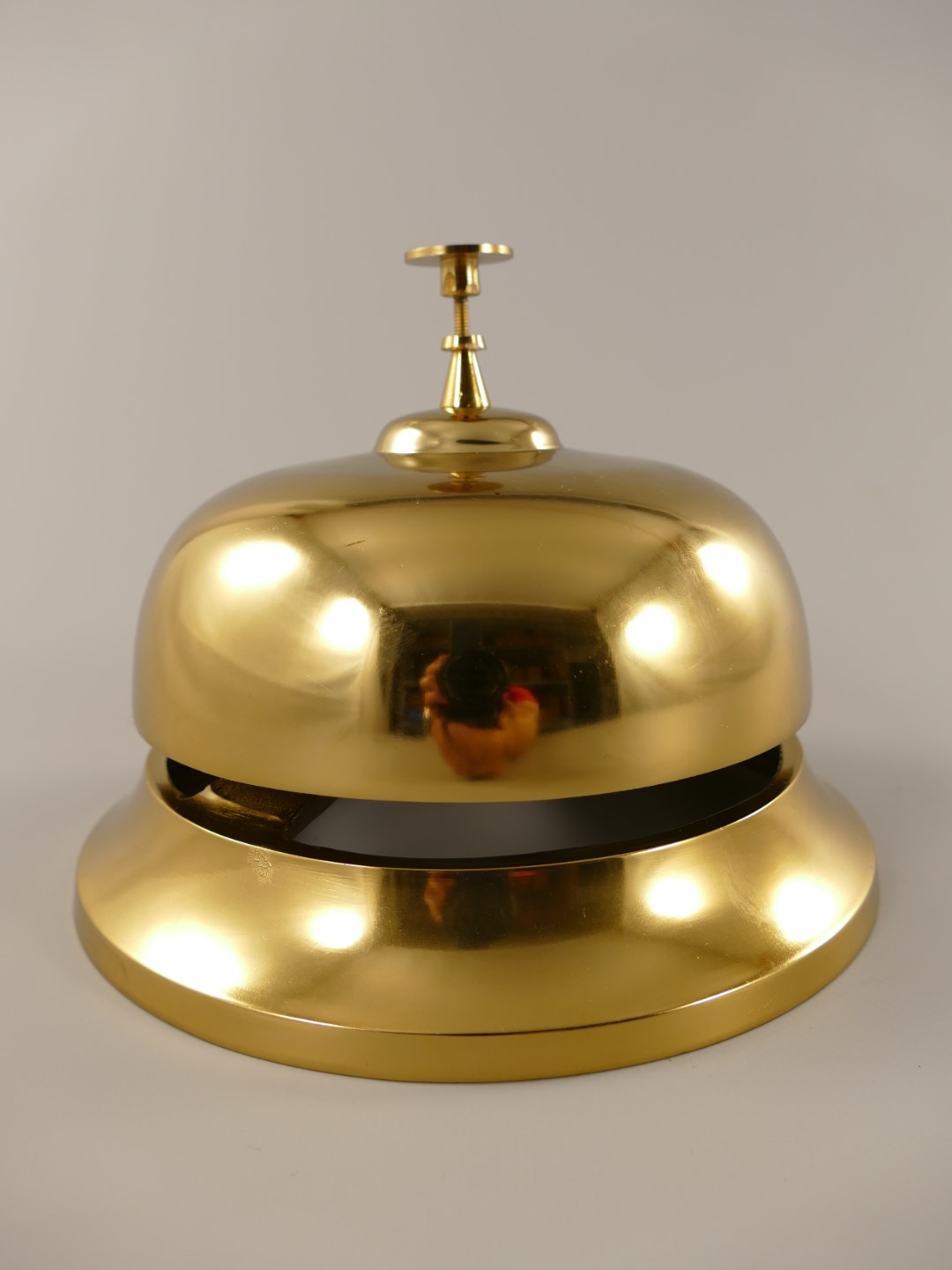 *ANG. Hotelglocke ALU Messing brüniert D.20x14cm *ANG. Hotelglocke ALU Messing brüniert D.20x14cm