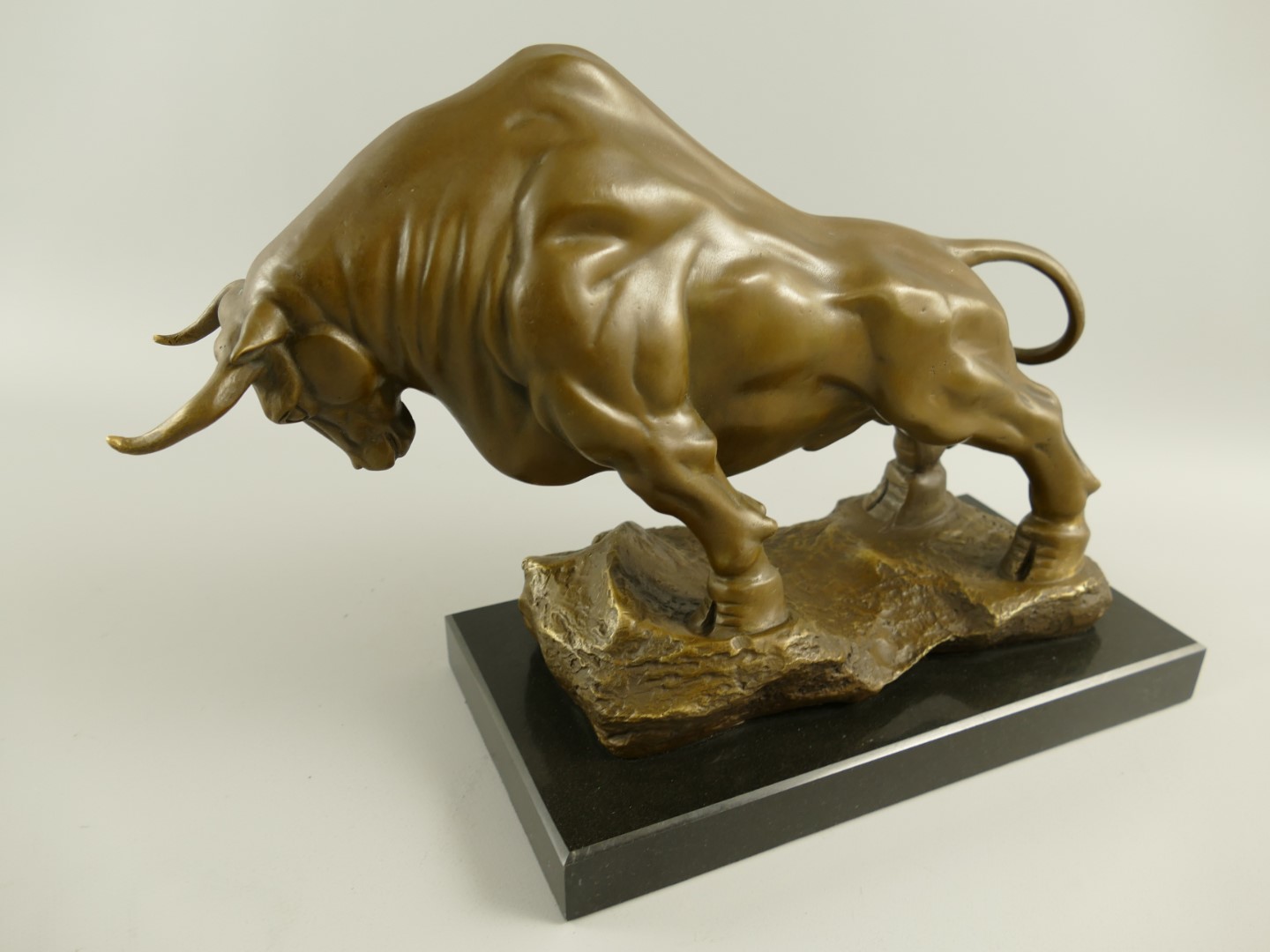 Bronze Figur BULL L.36x26cm