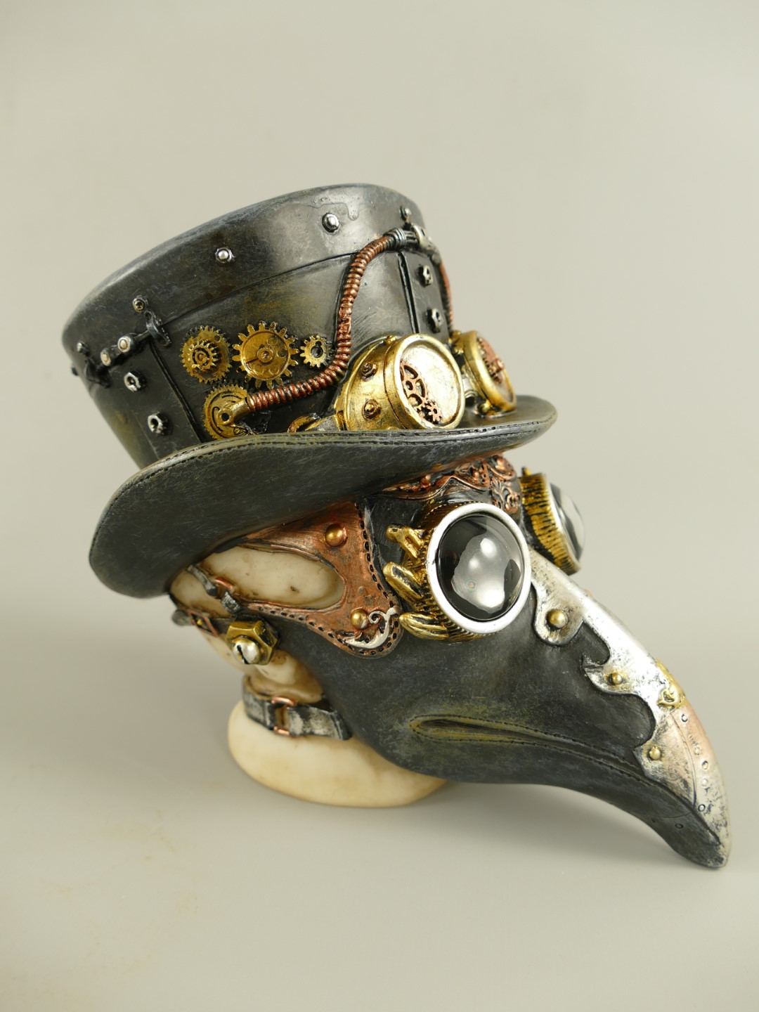 Figur Polystein Steampunk Pest Artz farbig H.17cm