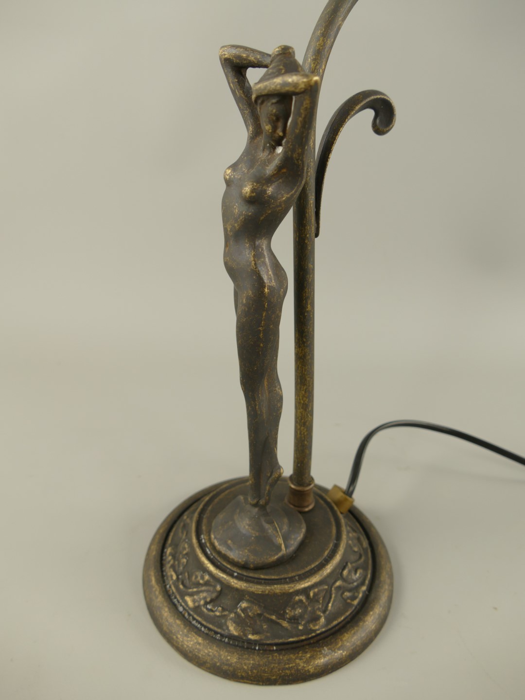 Stehlampe FRAU Messing brüniert ohne Schirm H.44cm