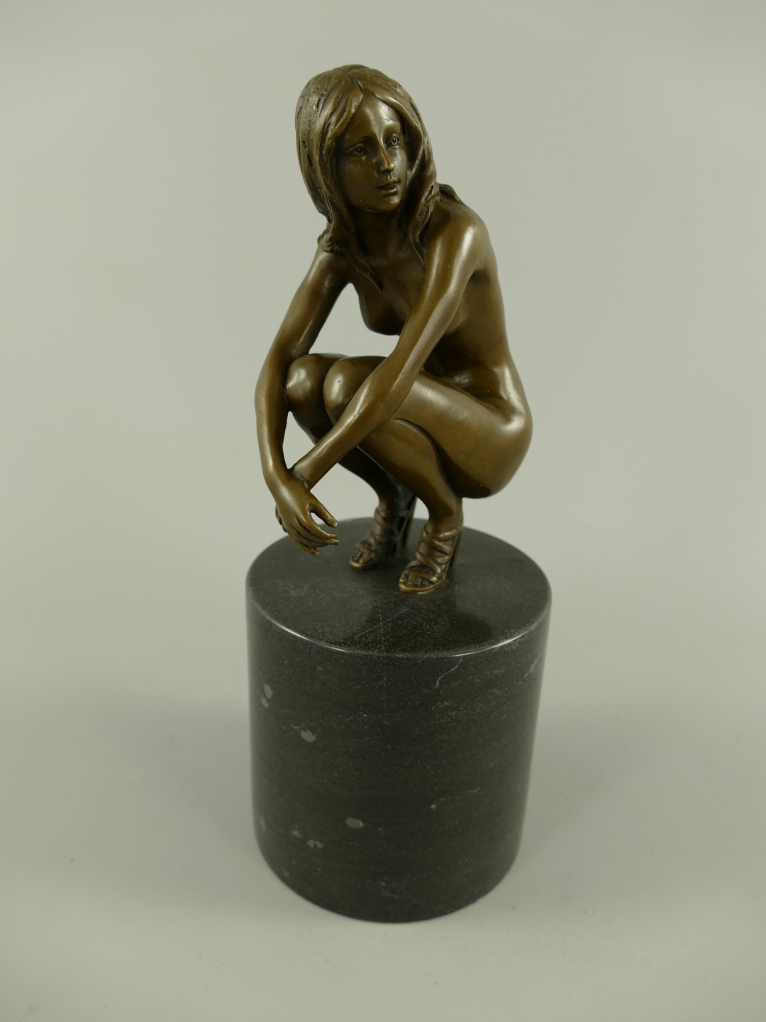 Bronze Figur Frau H.27x11cm