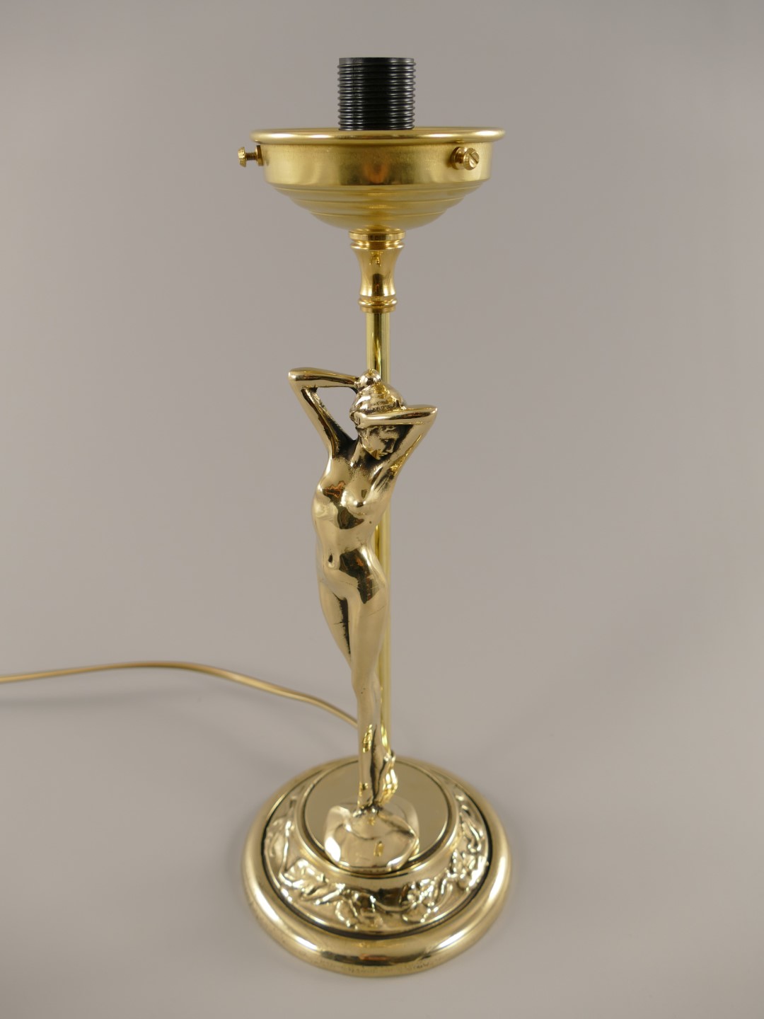 Stehlampe FRAU GH.8cm Messing o. Schirm H.36cm