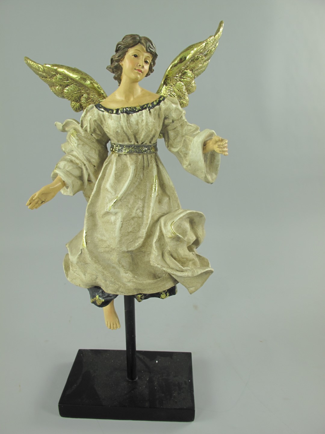 Engel Polystein gold farbig H.42x32cm Engel Polystein gold farbig H.42x32cm