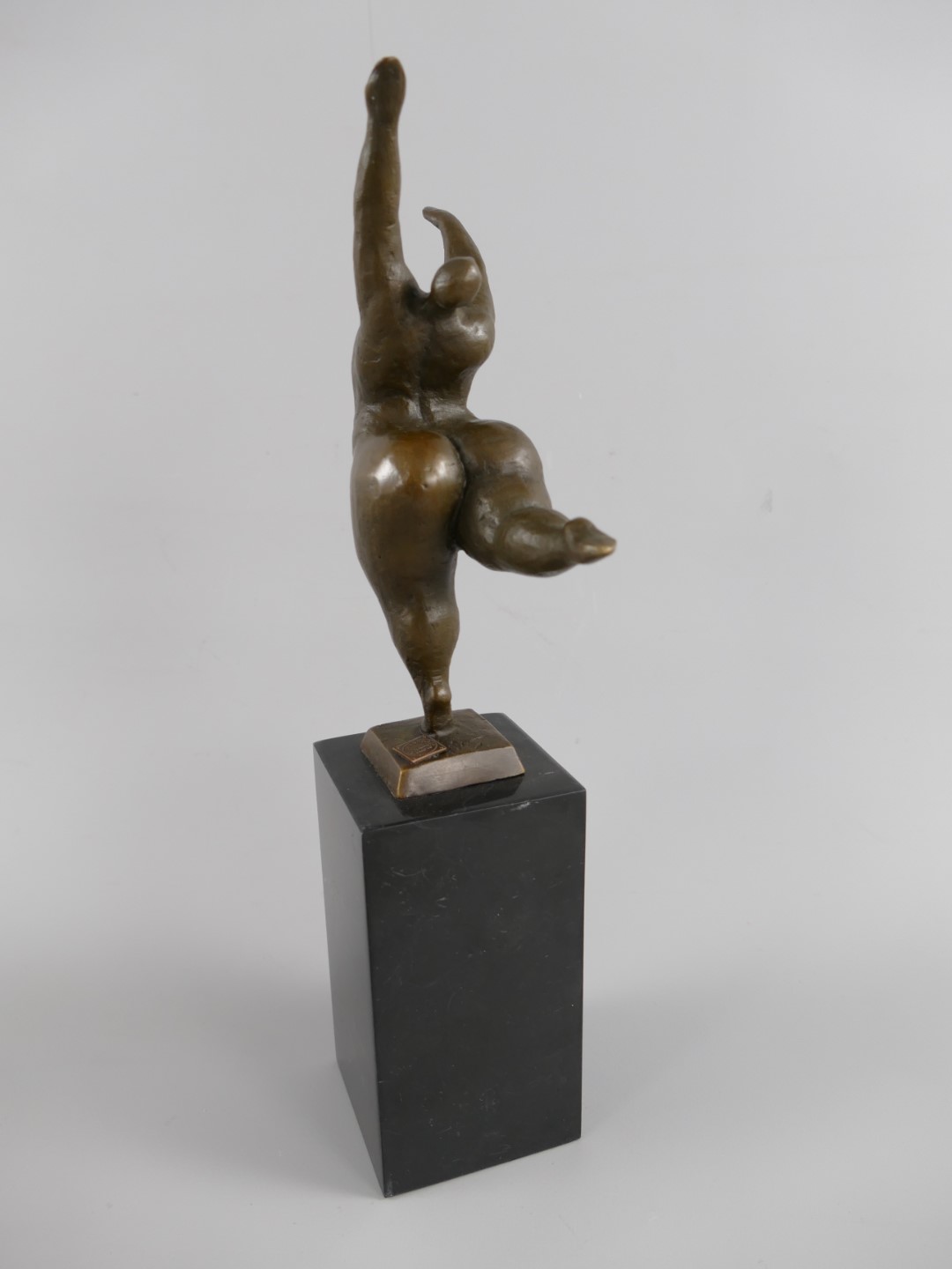 Figur Bronze DICKE DAME H.33x15cm