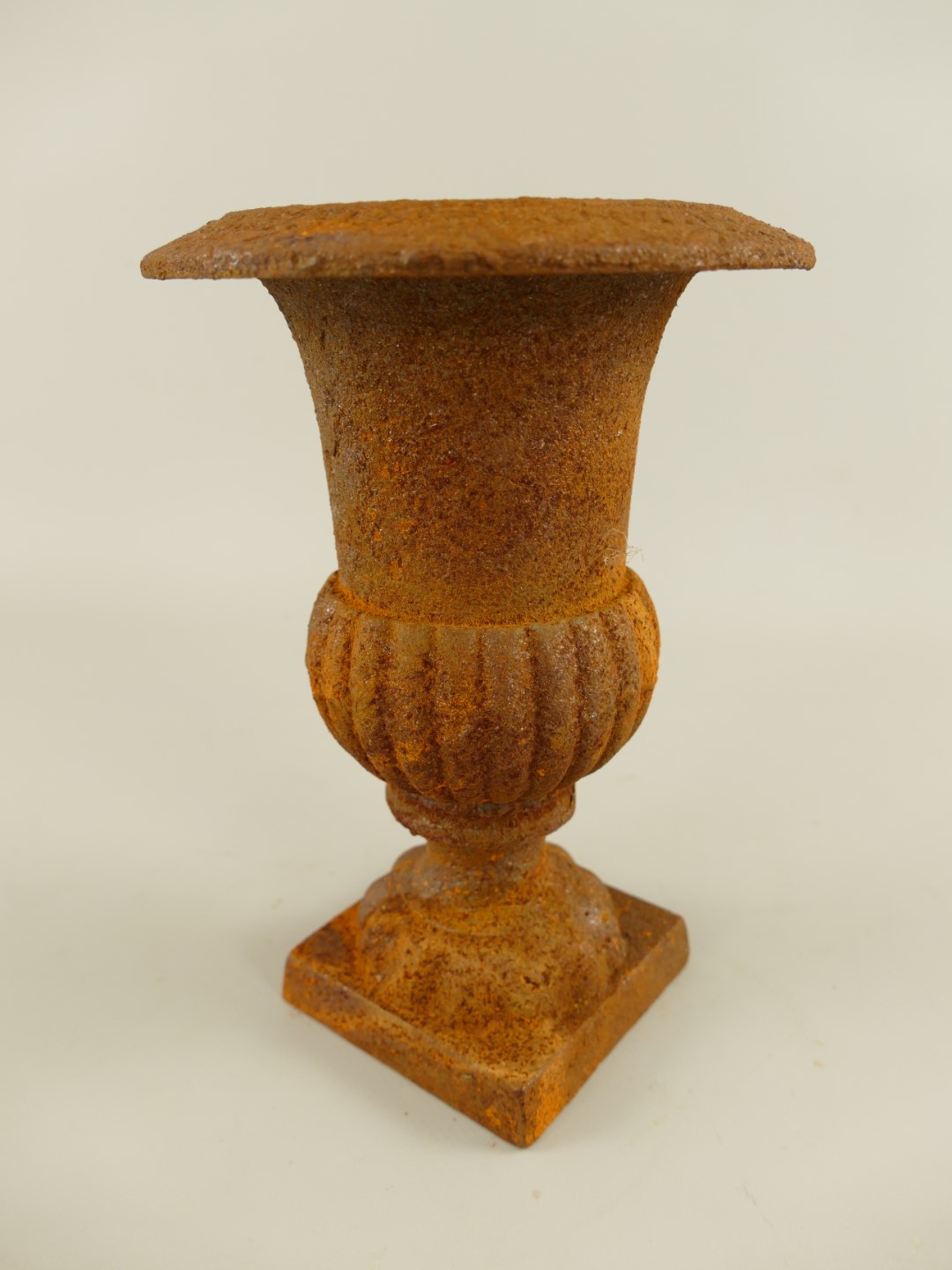 Urn Eisen rustikal ROSTIG H.21-D.15cm