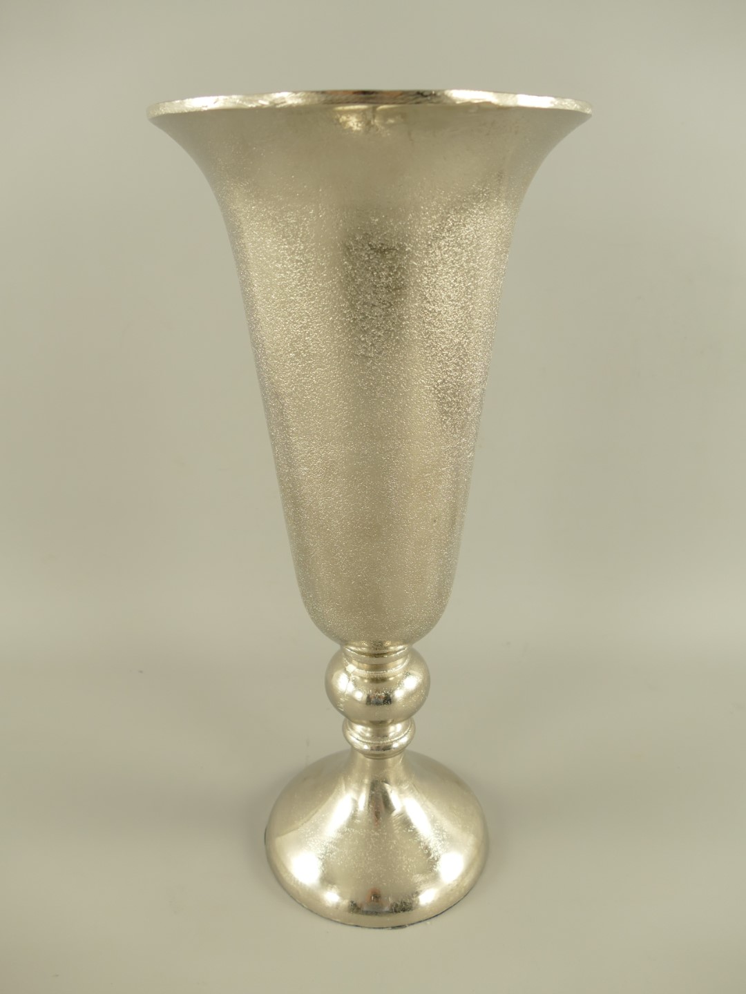 *ANG. Vase Alu vernickelt H.46cm