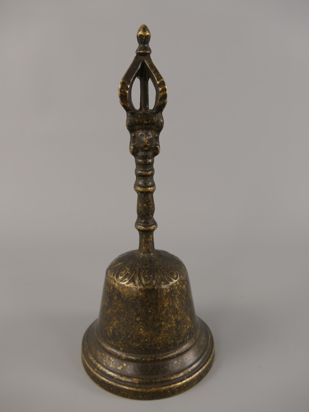 Tischglocke Messing brüniert Krone H.20cm(IT) Tischglocke Messing brüniert Krone H.20cm(IT)