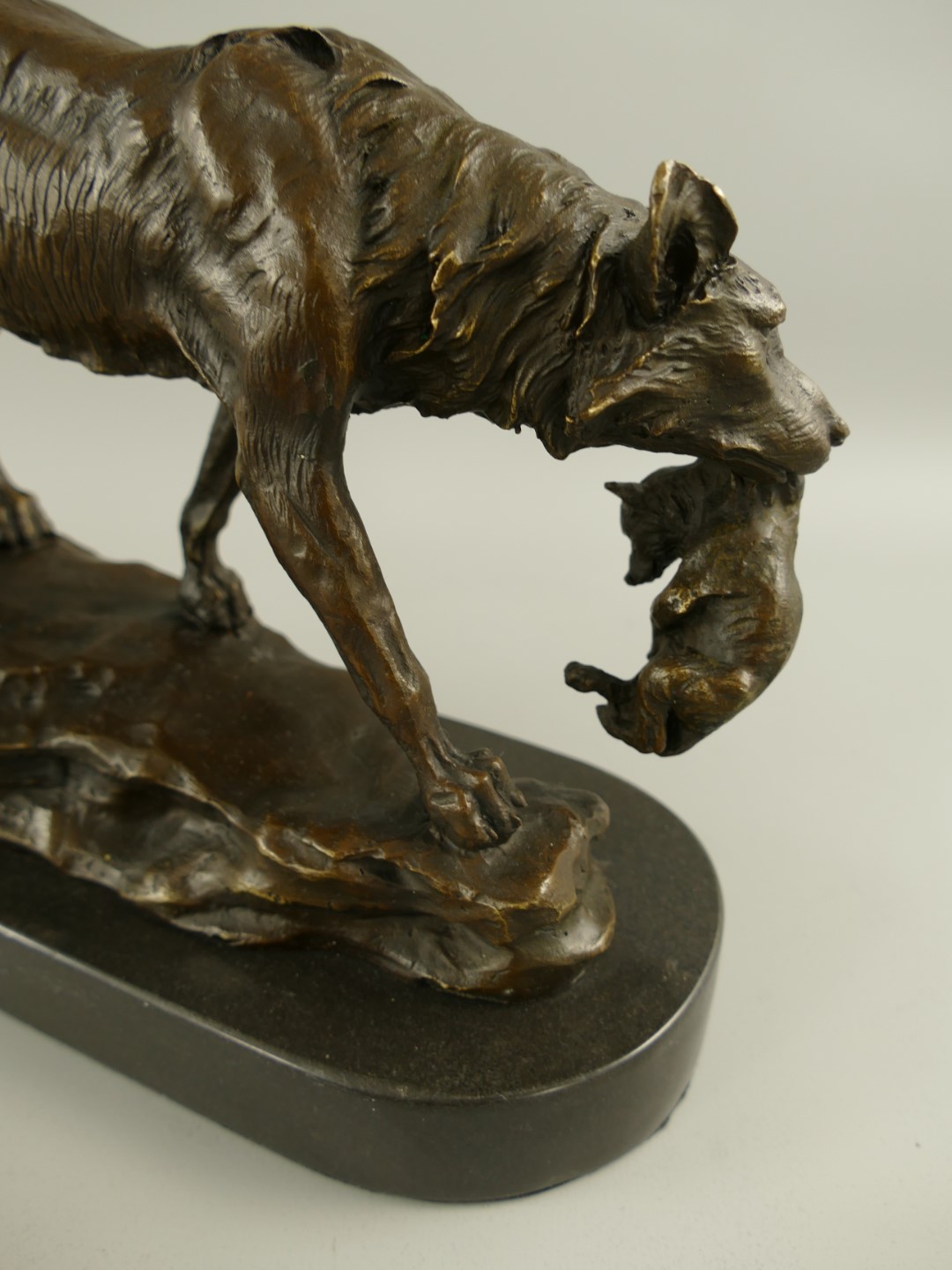 Bronze Figur Wolf mit Jungtier H.20x24cm