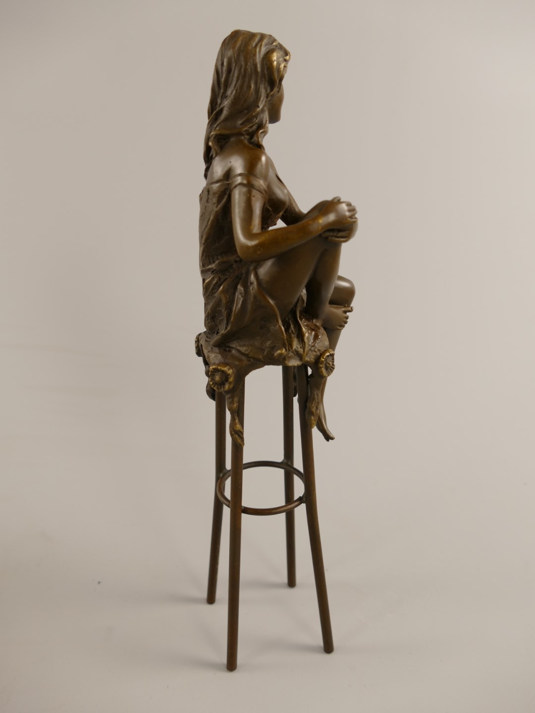 Figur Bronze Frau Stuhl H.27x7cm