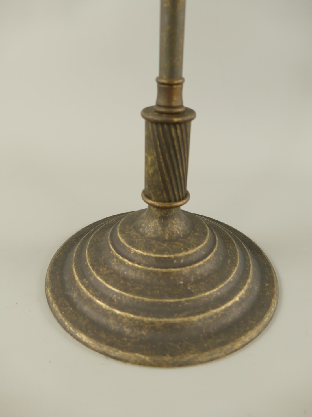 *ANG. Stehlampe Messing brün. ohne Schirm H.40cm