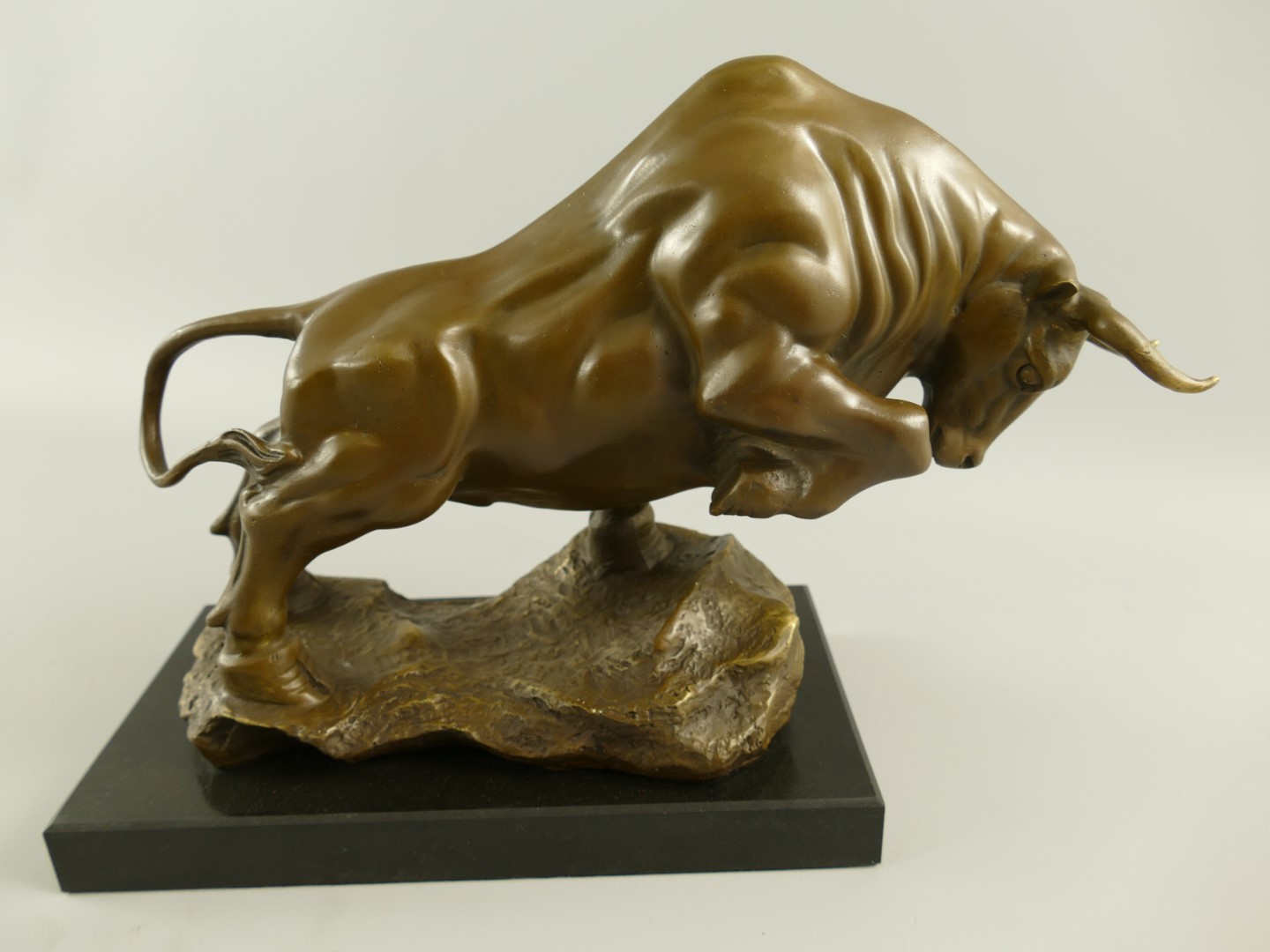 Bronze Figur BULL L.36x26cm