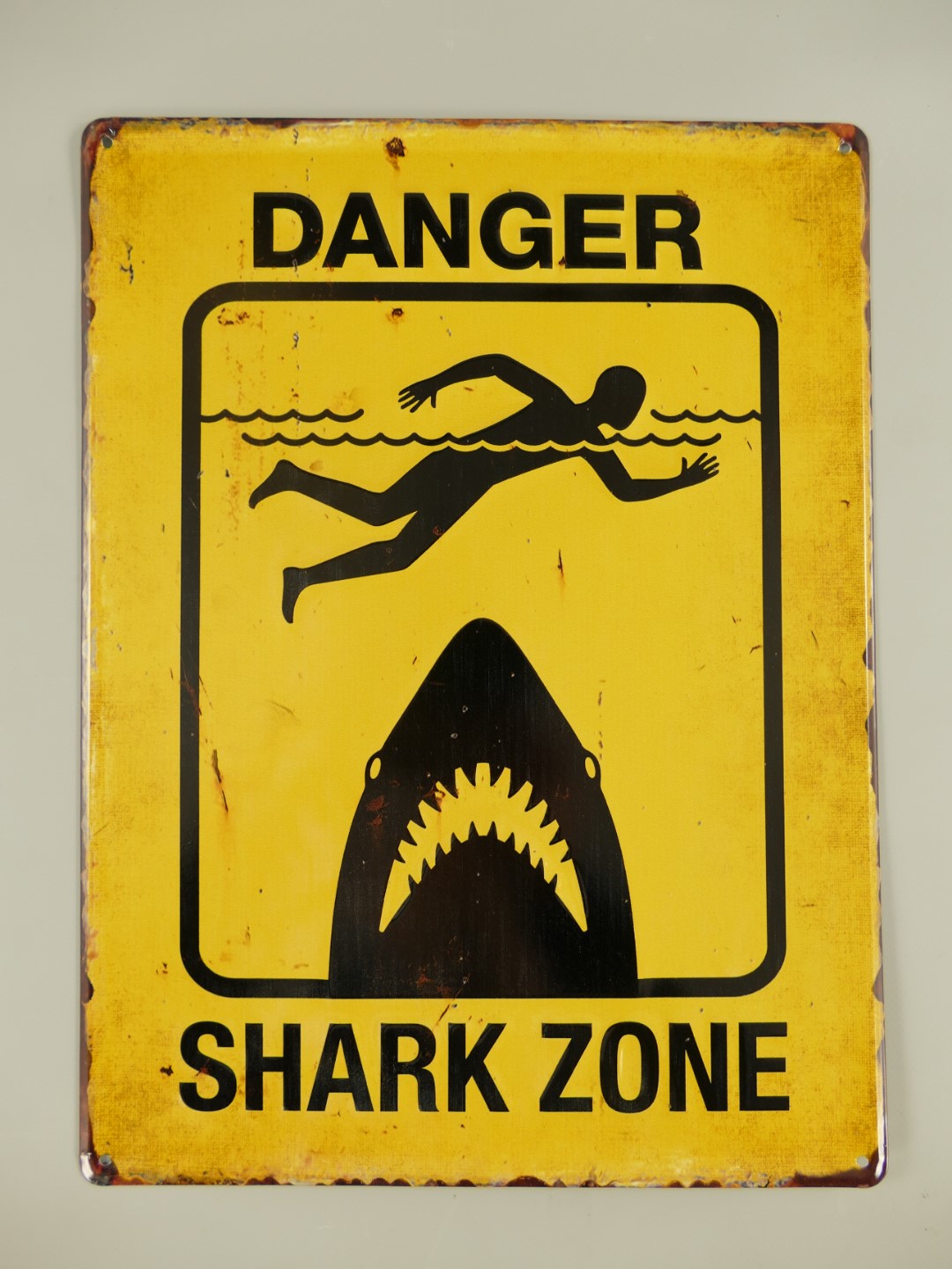 Wandschild(Gestanzt) Danger Shark Zone H.40x30cm