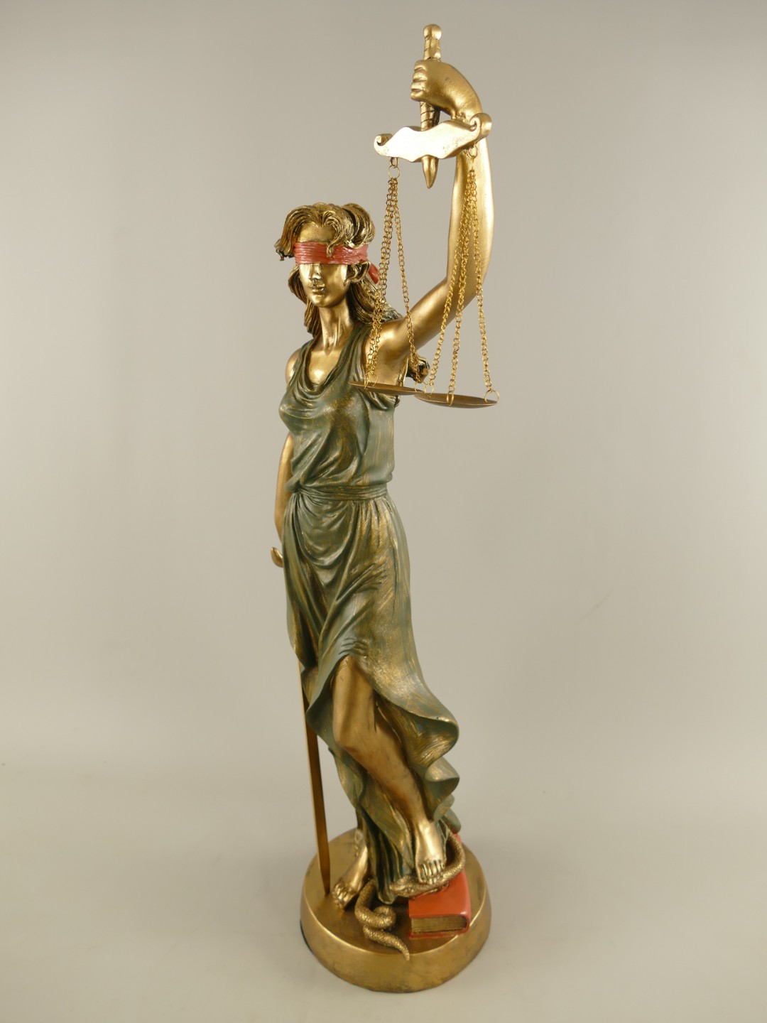 Justitia Polystein farbig H.82x36x21cm