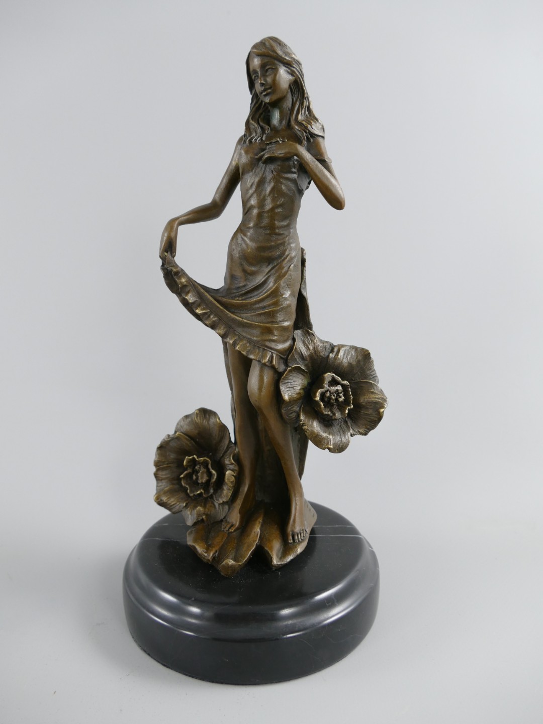 Figur Bronze Frau mit Blumen H.25x12cm