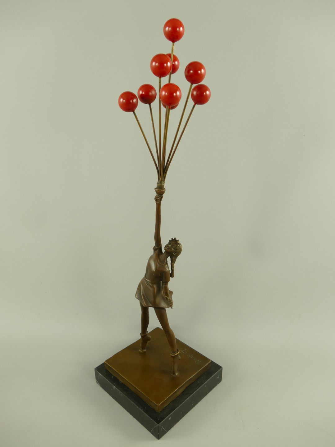 Figur Bronze Banksy Mädchen mit Ballon H.54x15cm