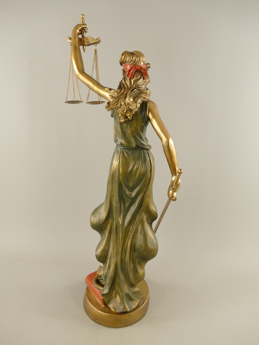 Justitia Polystein farbig H.82x36x21cm