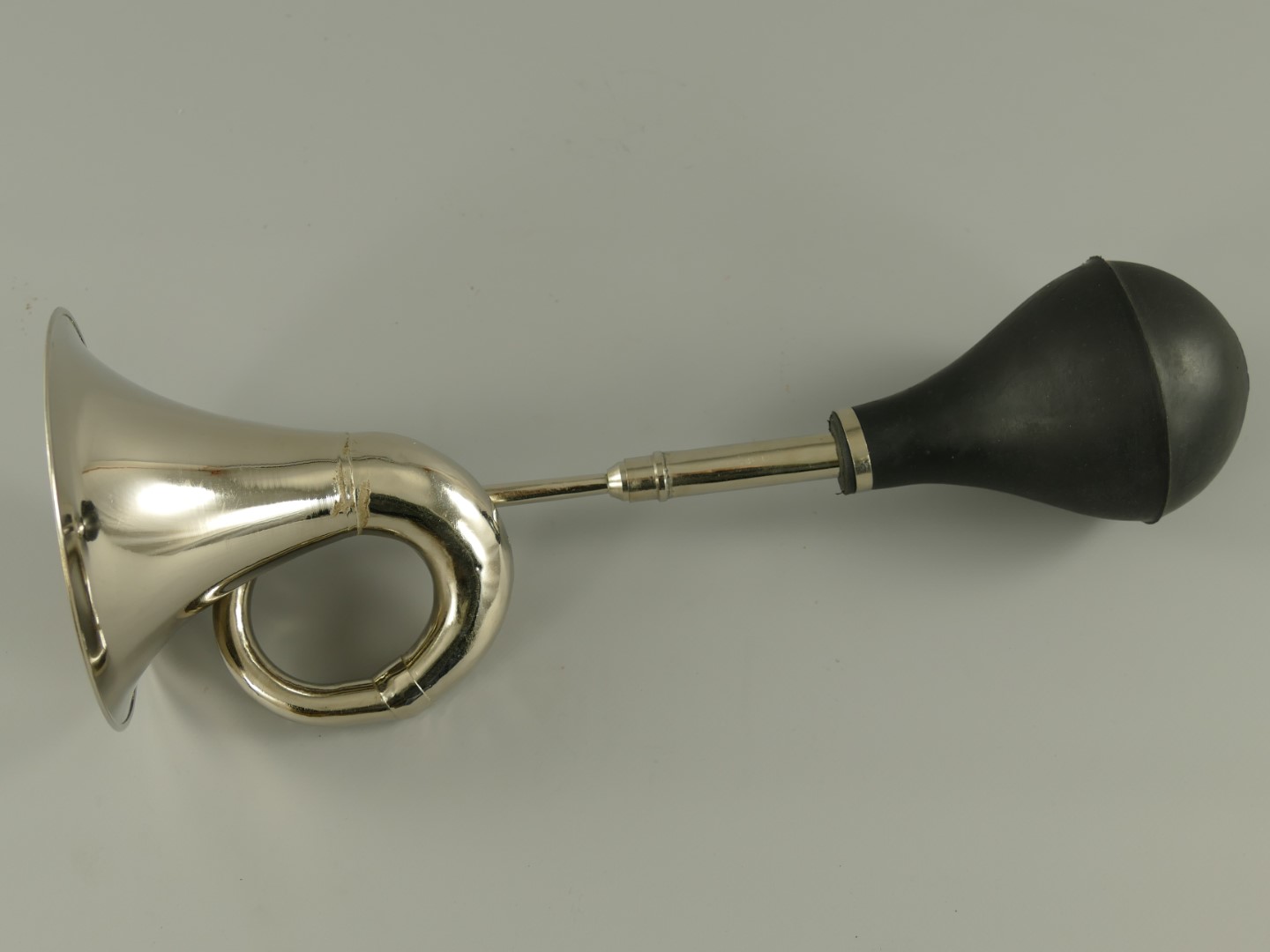 Autohorn vernickelt L.44cm Autohorn vernickelt L.44cm