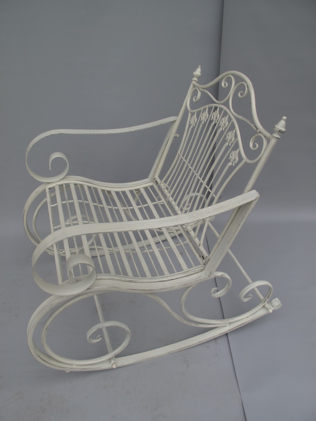 Schaukelstuhl Eisen rustikal weiss H.90x90cm Schaukelstuhl Eisen rustikal weiss H.90x90cm