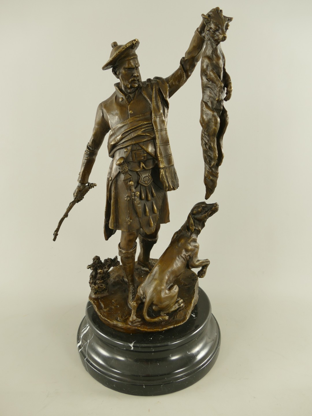 Figur Bronze Jäger mit Jagdhund und Fuchs  H.55cm