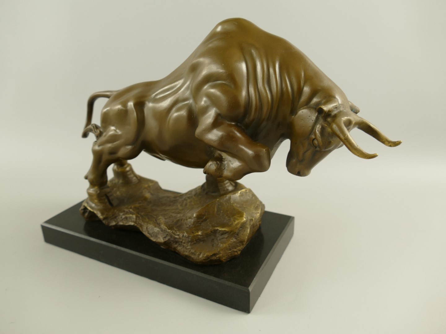 Bronze Figur BULL L.36x26cm