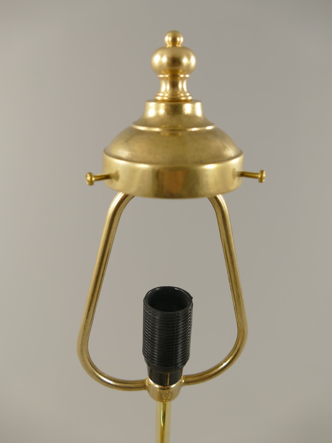 Stehlampe FRAU GAFFEL Messing o. Schirm H.49cm