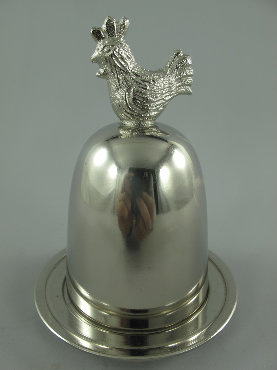 Eierhalter Hahn Alu vernickelt H.16x12cm Eierhalter Hahn Alu vernickelt H.16x12cm