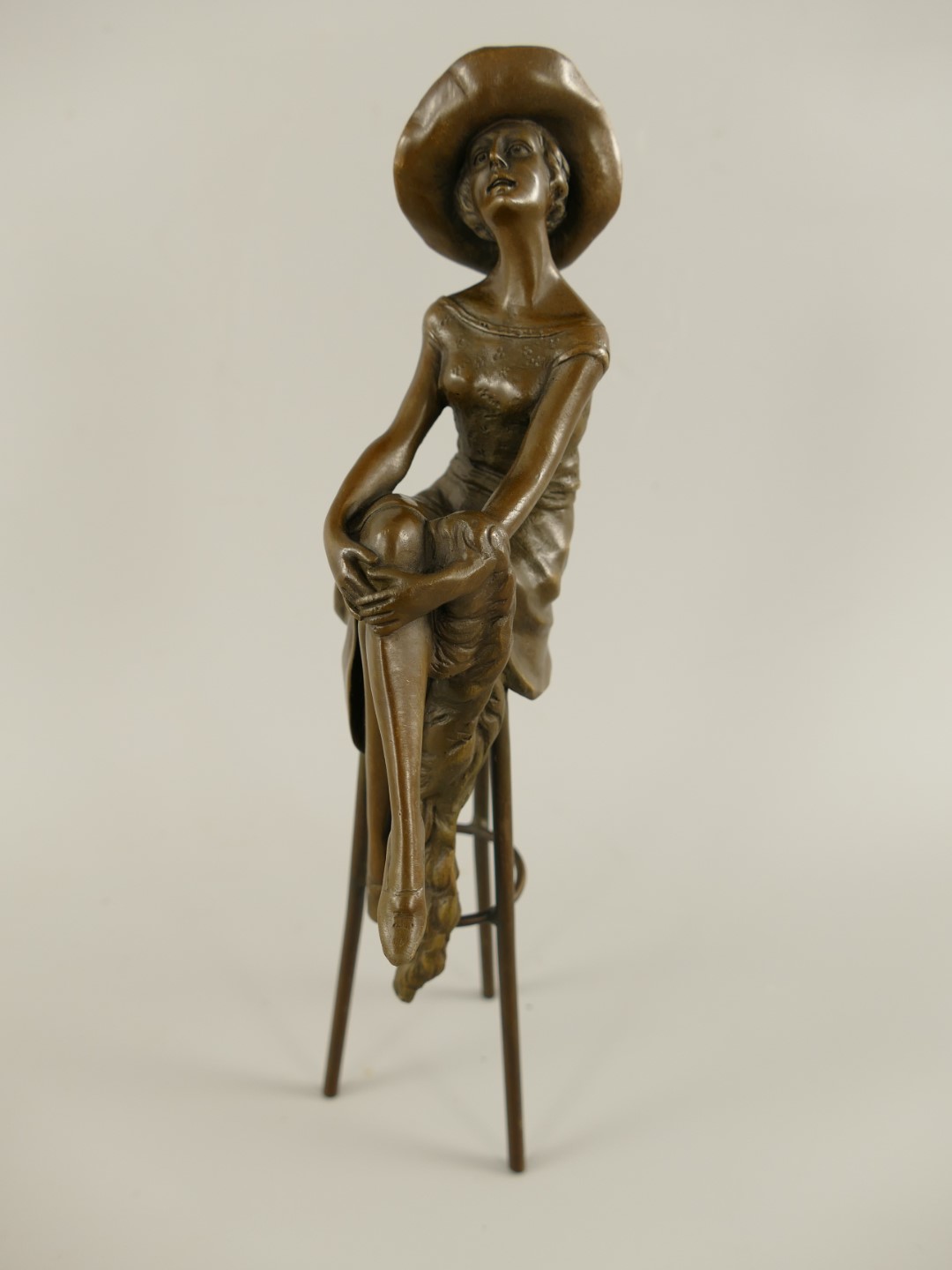 Figur Bronze Frau auf Hocker H.28x7cm