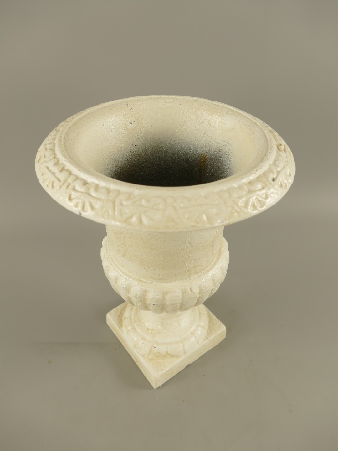 Urn Antik WEISS Eisen H.31x23cm