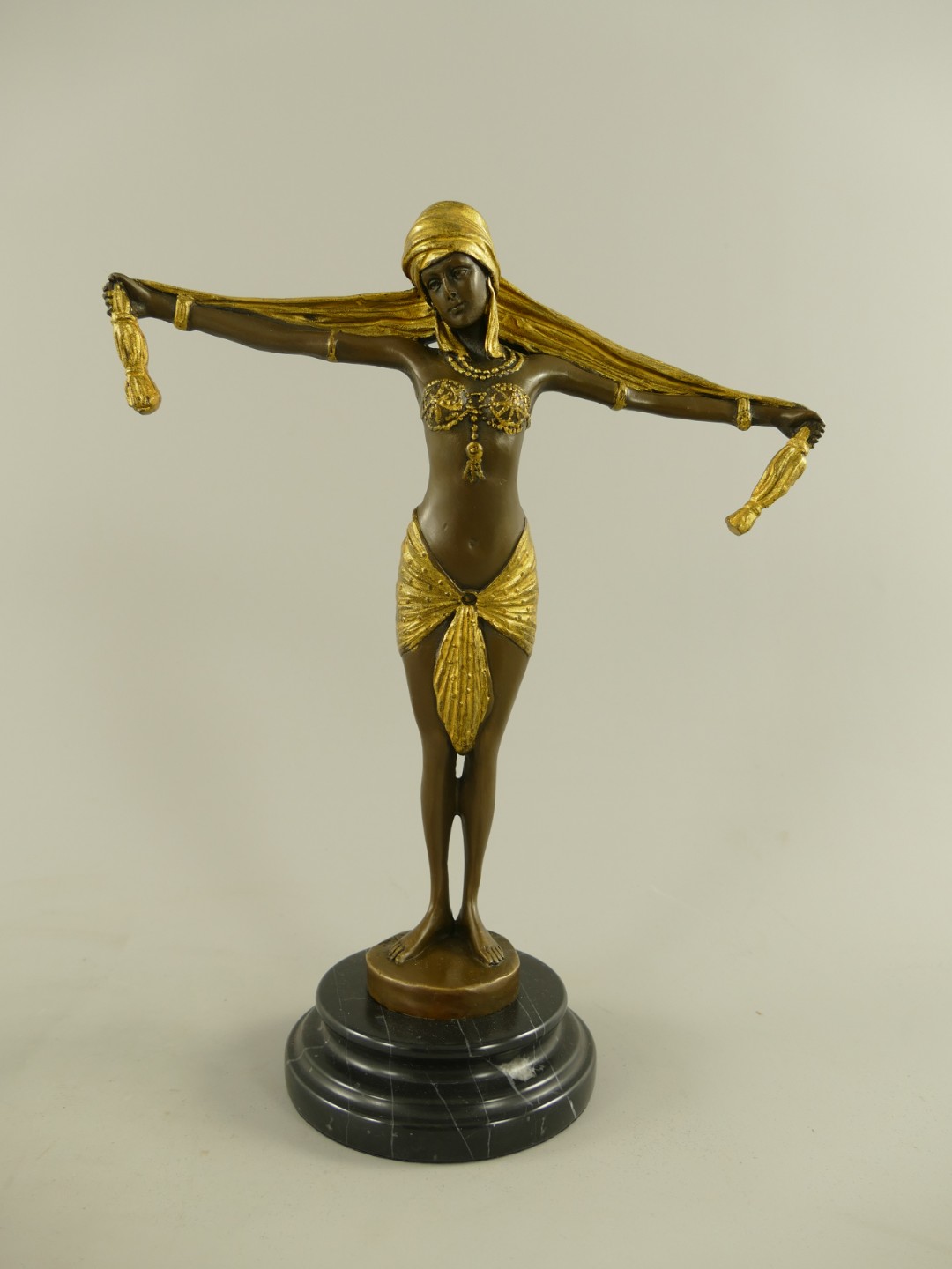 Figur Bronze Tänzerin mit gold farbe H.28x22x10cm