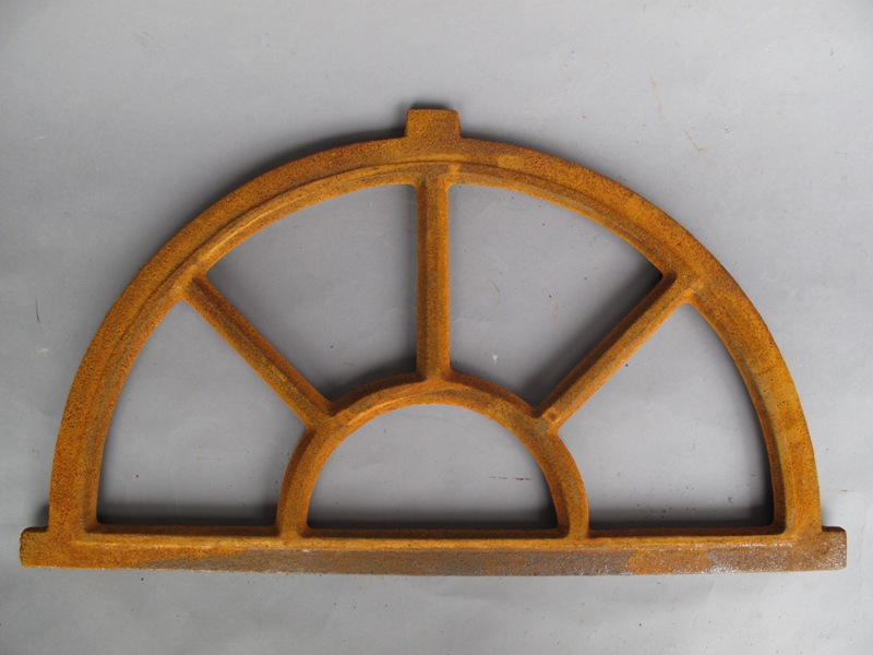 *ANG. Fenster Gußeisen rostig L.68x36cm *ANG. Fenster Gußeisen rostig L.68x36cm