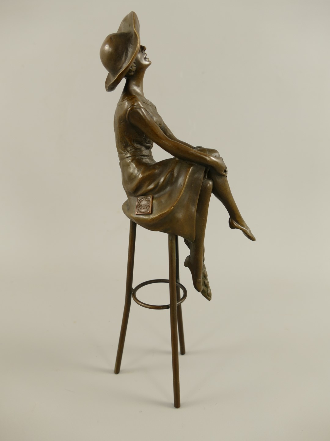 Figur Bronze Frau auf Hocker H.28x7cm
