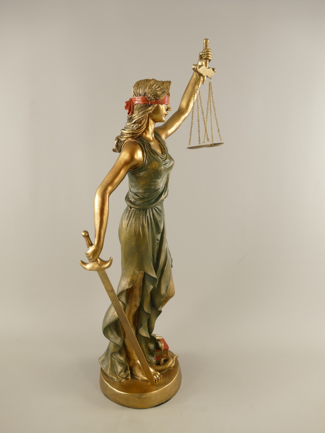 Justitia Polystein farbig H.82x36x21cm