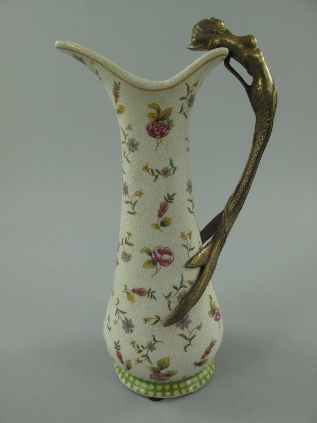 Vase Porzellan/Mess. grün/Rosen H.25cm