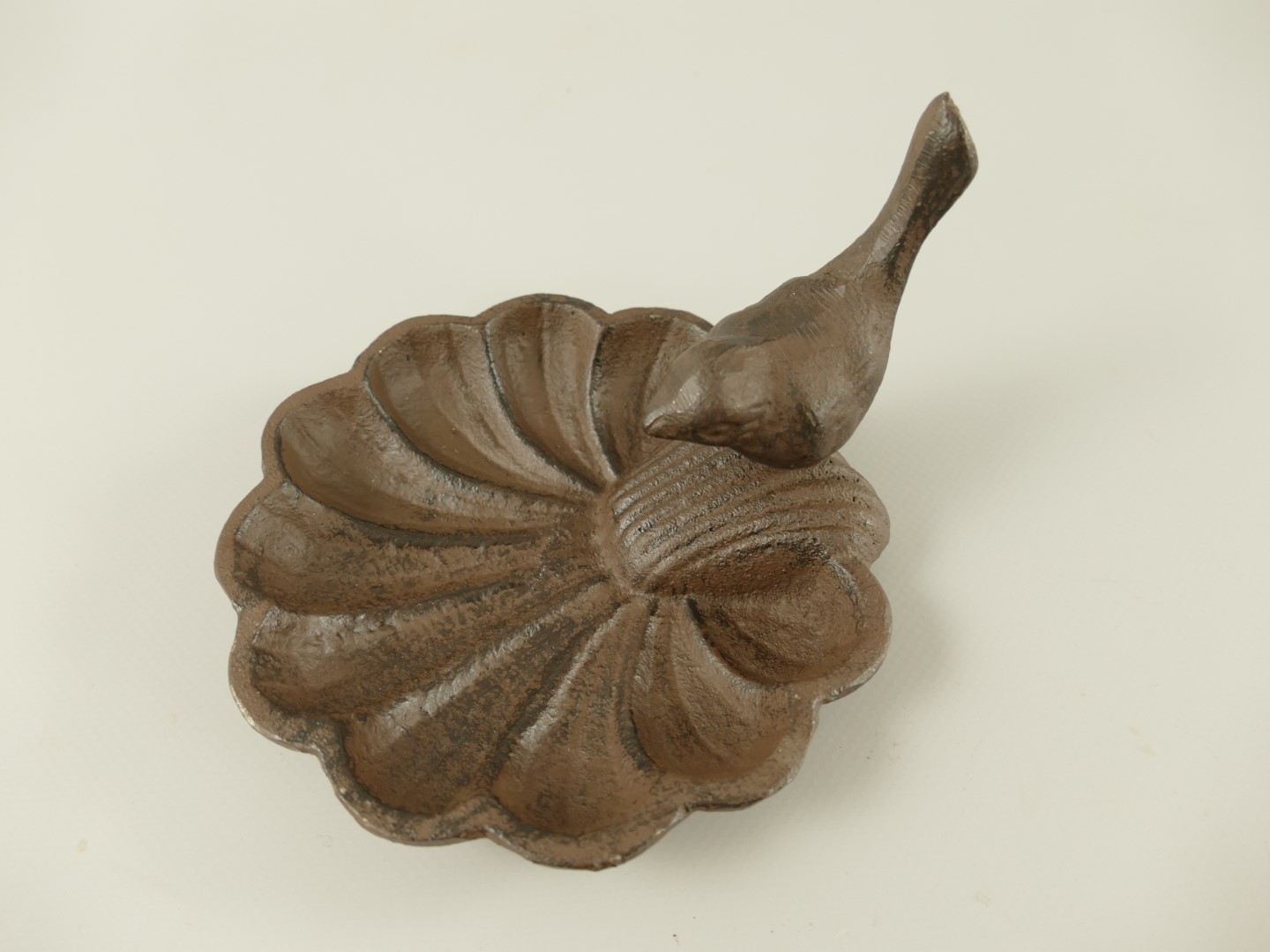Vogeltränke/Fütterungspl. Eisen rust. braun H.9cm