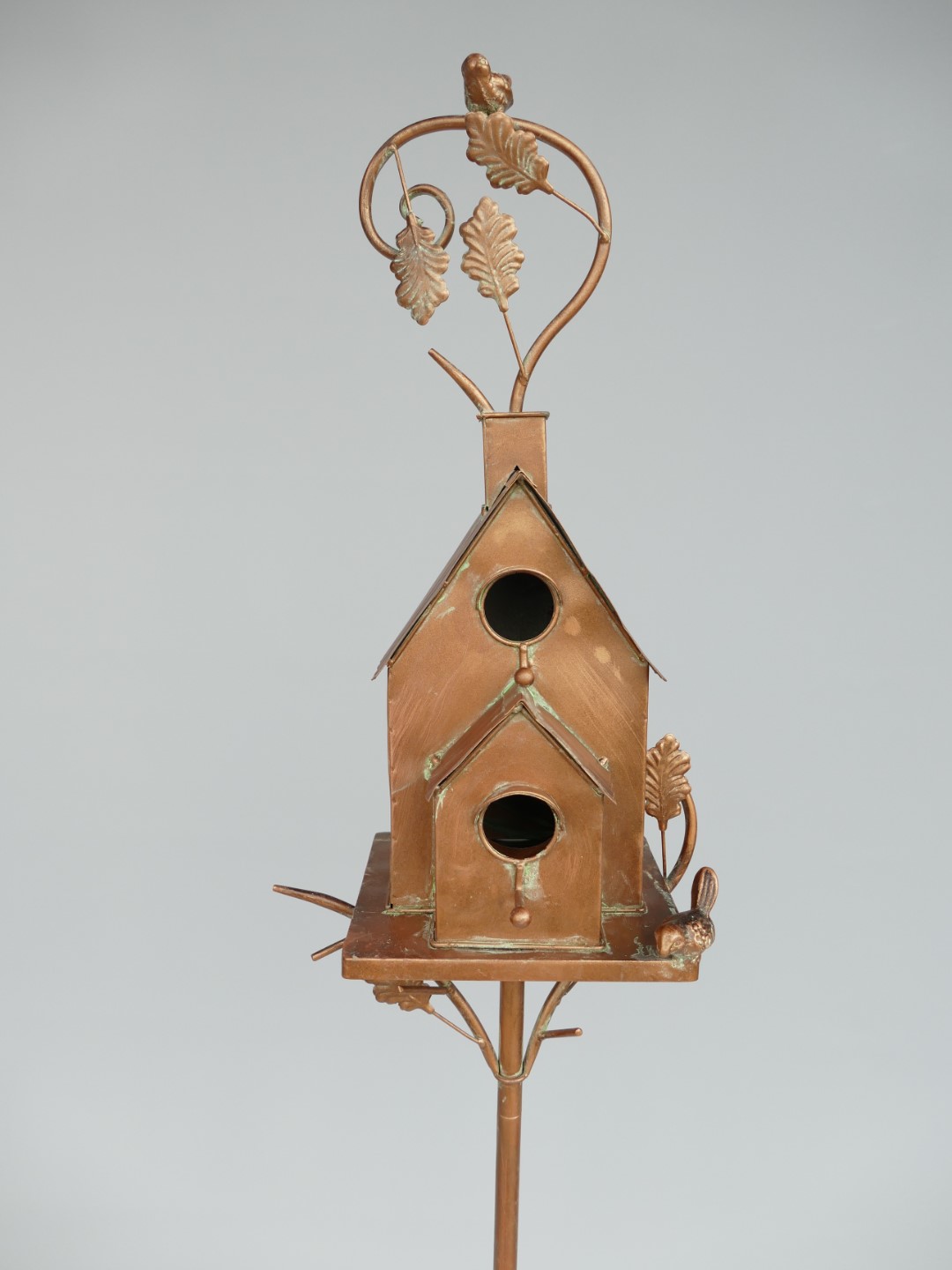 Vogelhaus Hauschen auf Ständer Kupfer farb H.190cm Vogelhaus Hauschen auf Ständer Kupfer farb H.190cm