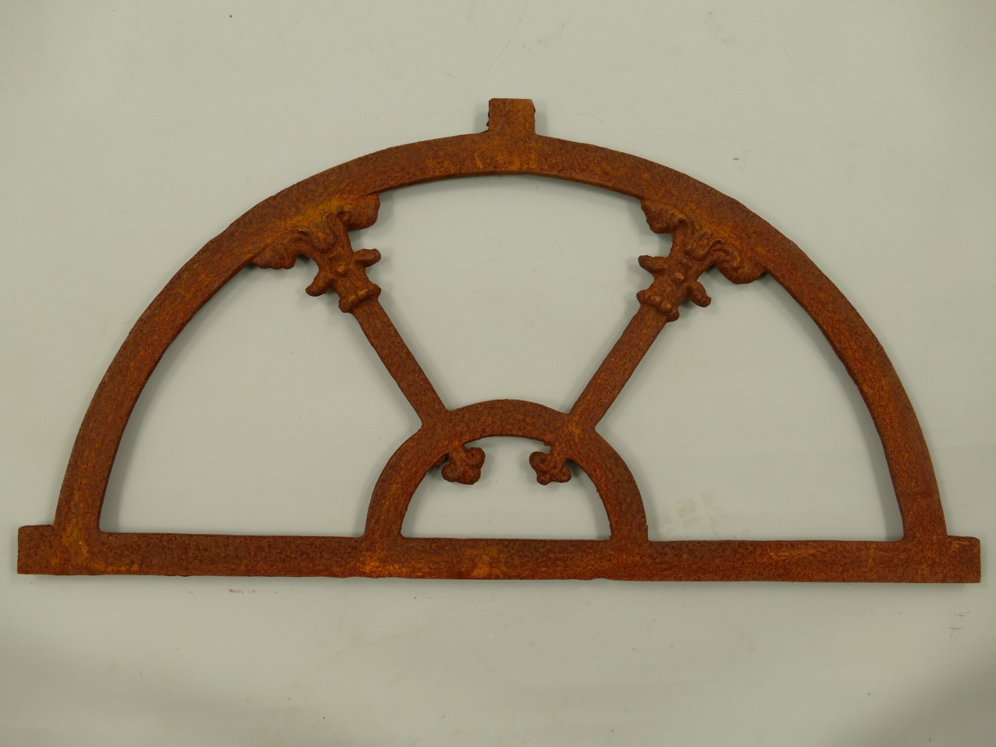 260023a Fenster Gußeisen rostig L.71x37cm