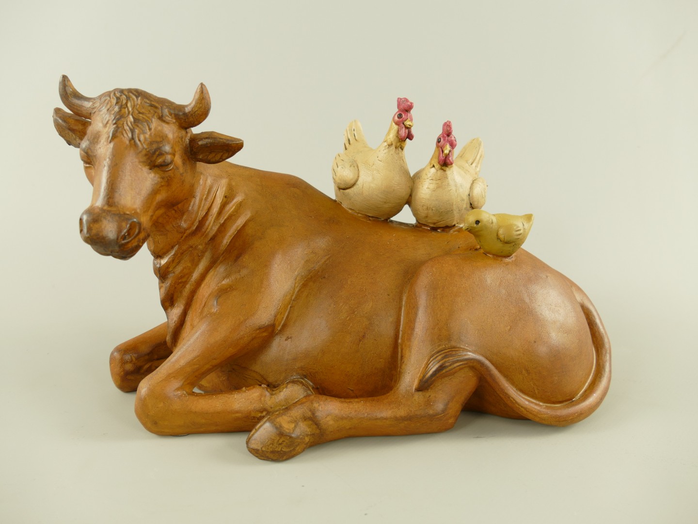 Kuh mit Hühnern Polystein farbe L.28cm