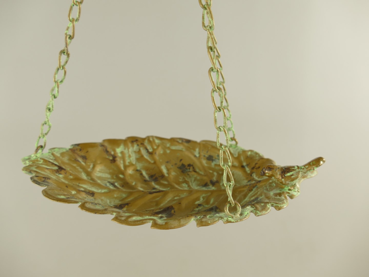 Vogeltränke/Fütterungsplatz Grün farbig H.38cm